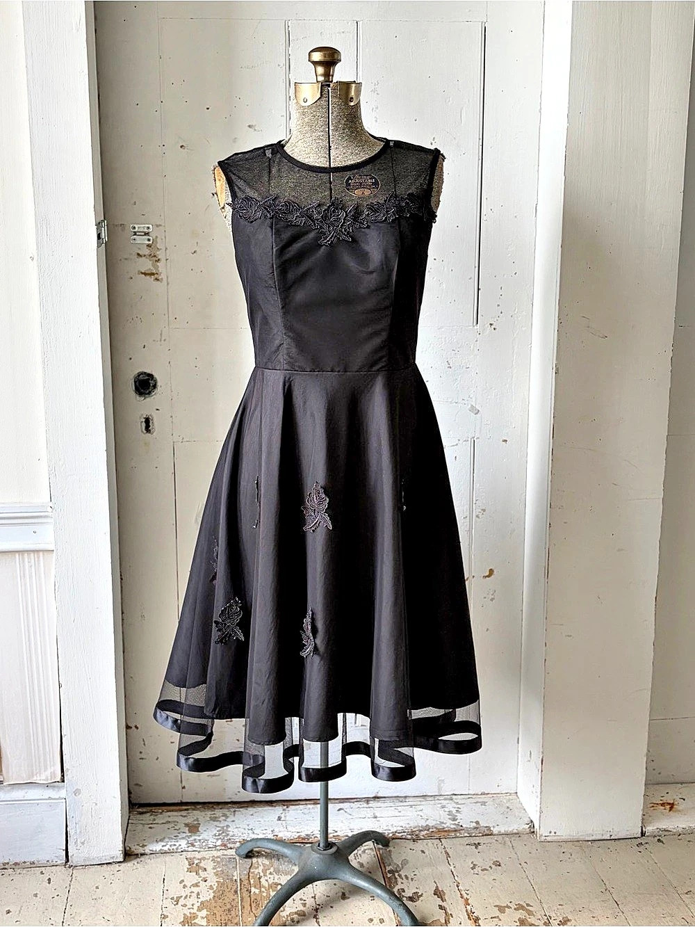 Belle Poque Black floral applique Midi fit n Flare Dress Size Large